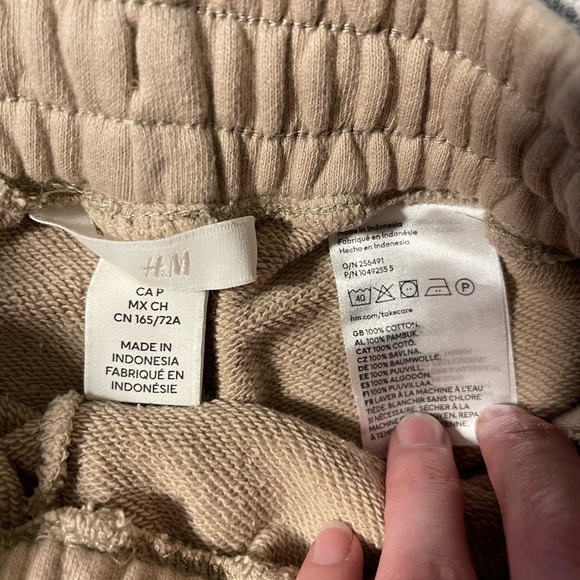 H&M Women’s Shorts - Picture 4 of 4